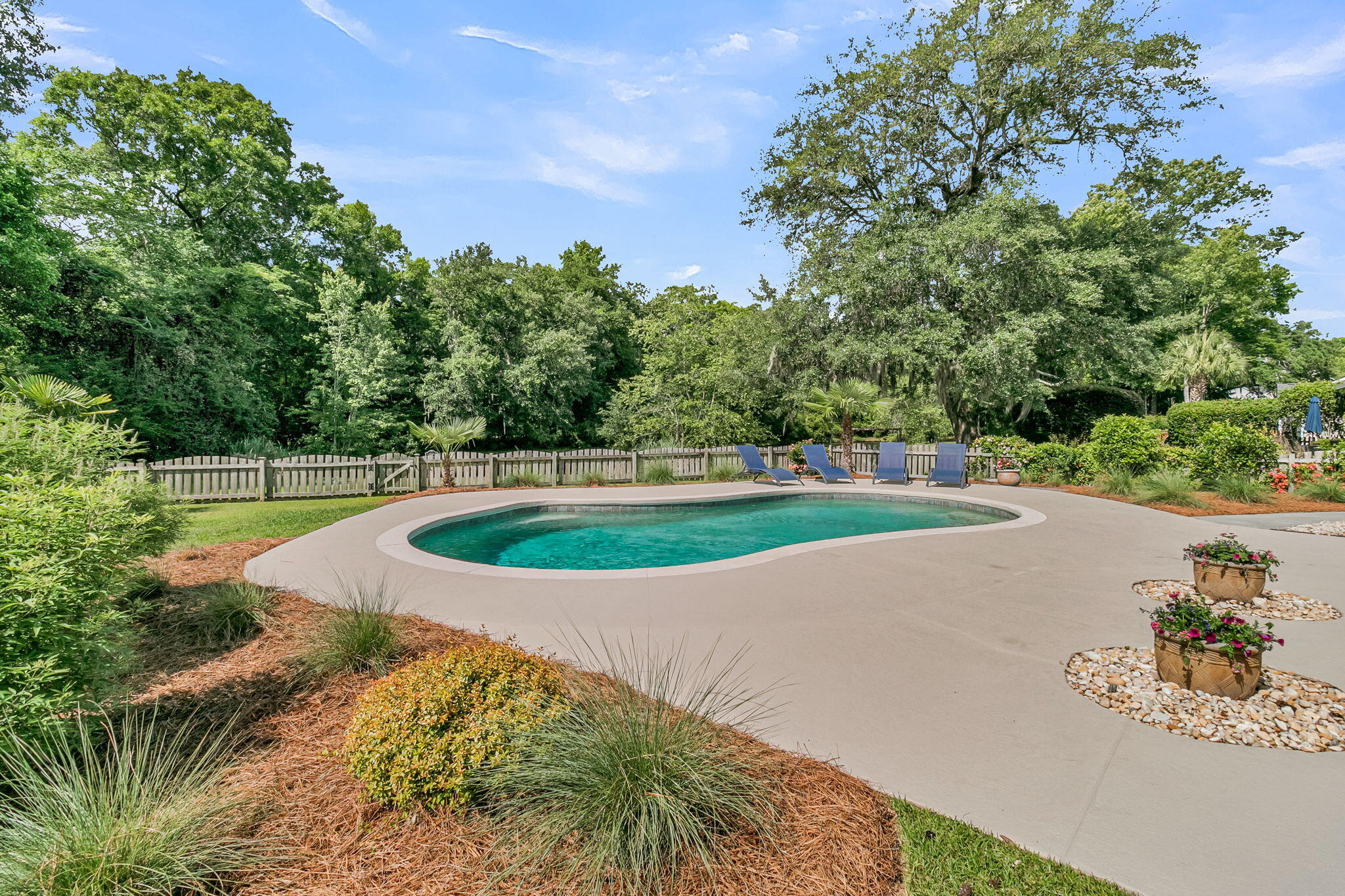 121 Thousand Oaks Court