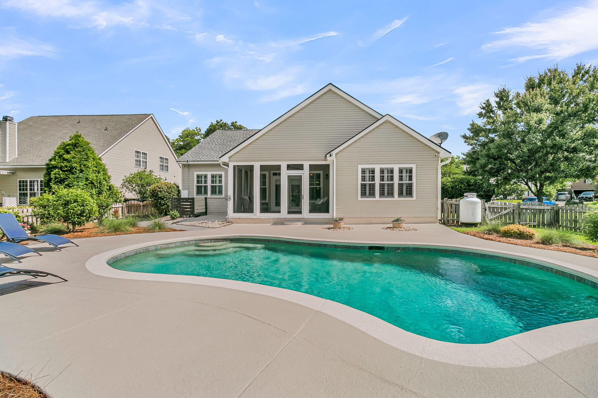 121 Thousand Oaks Court