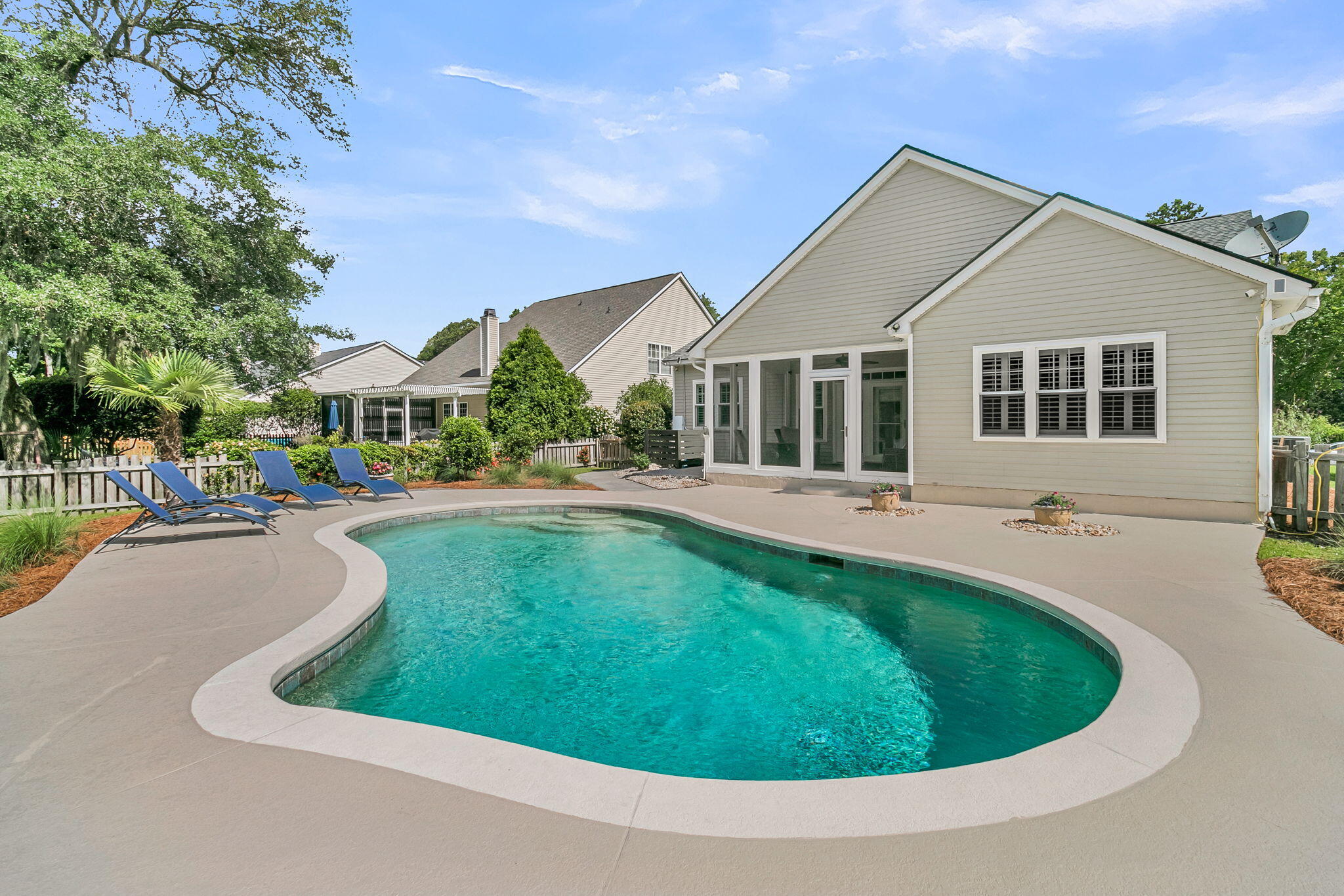 121 Thousand Oaks Court