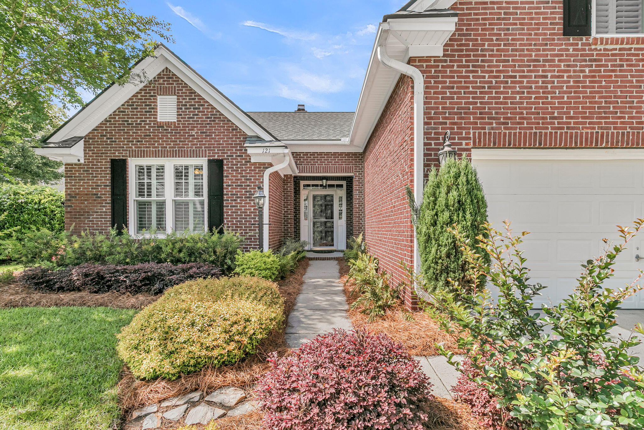 121 Thousand Oaks Court