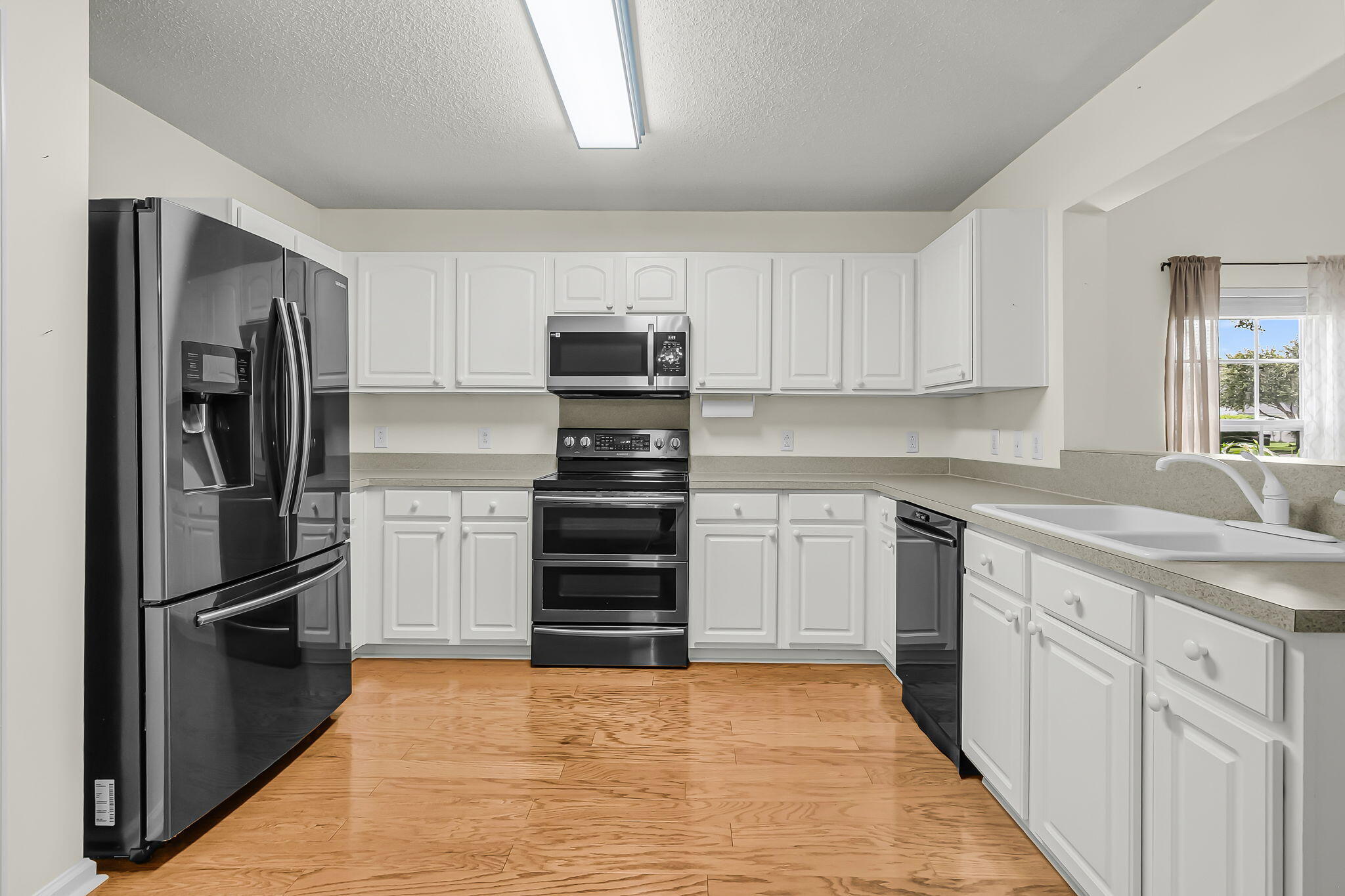 558 Holiday Drive
