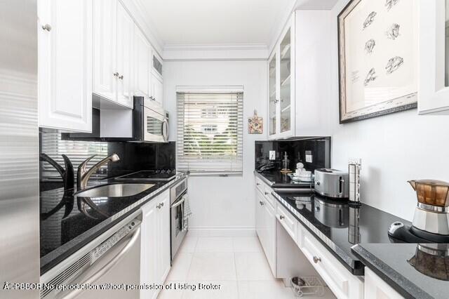 455 Australian Avenue 3E