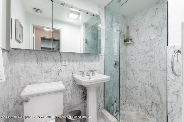 455 Australian Avenue 3E