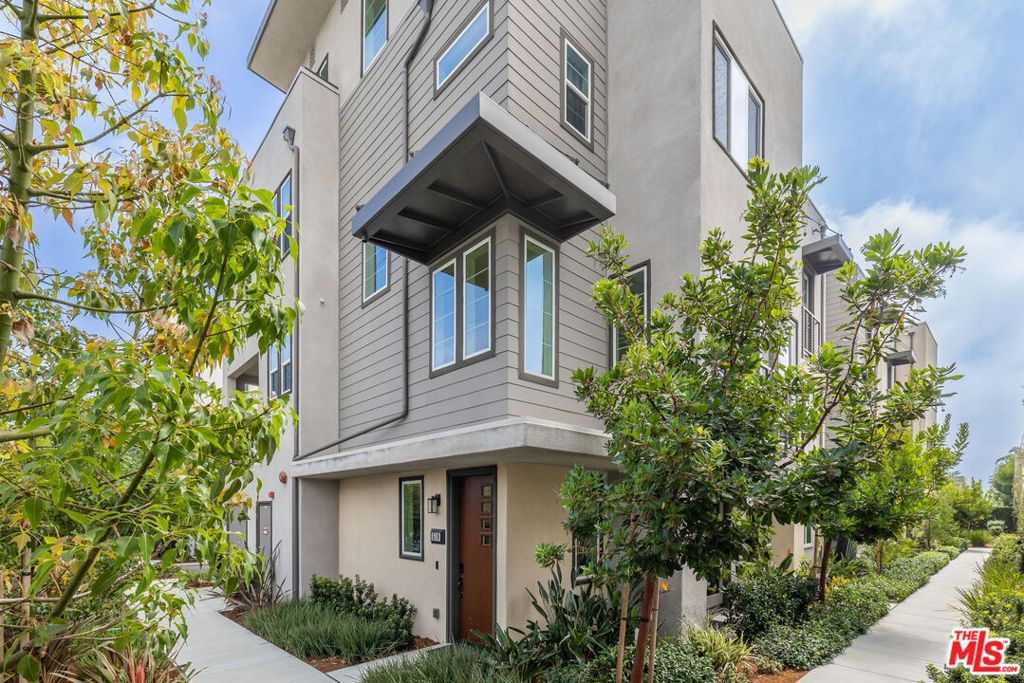510 E Imperial Avenue