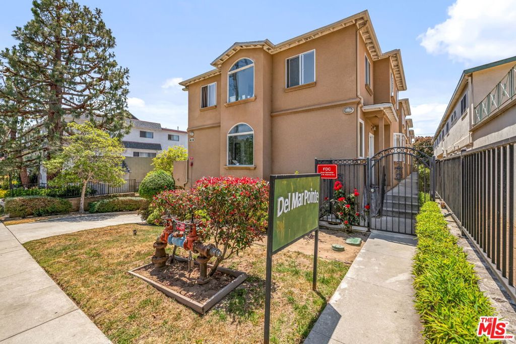 222 W Imperial Avenue 3