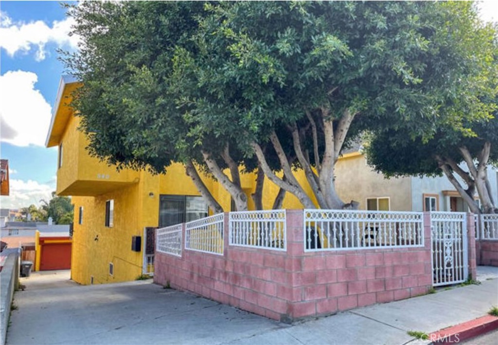 940 Hillcrest