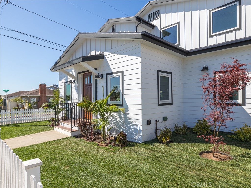 935 Cypress Street