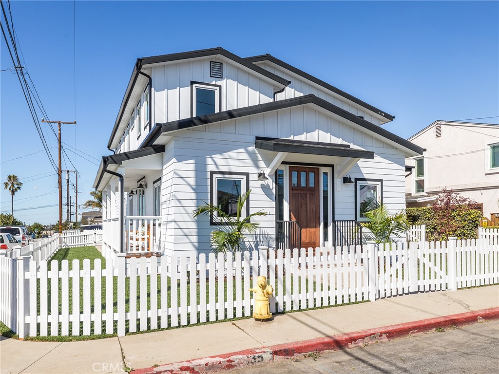 935 Cypress Street