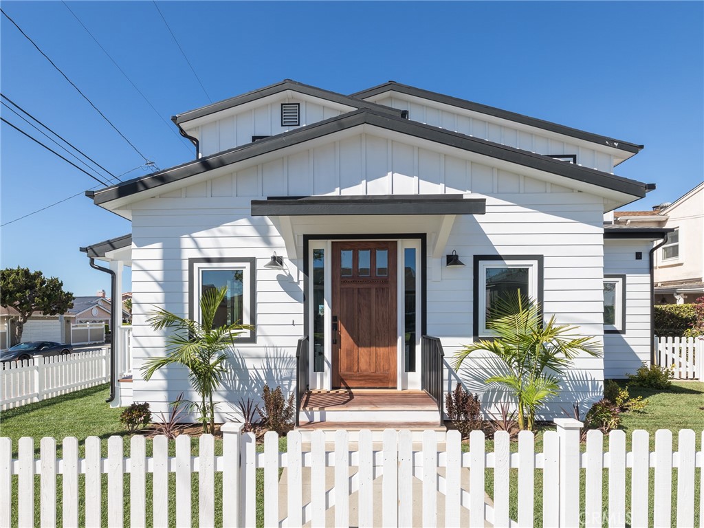 935 Cypress Street