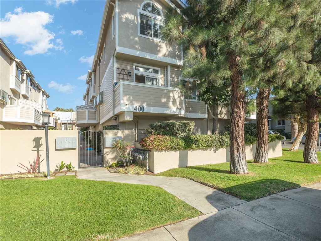 400 Richmond Street Unit: 2