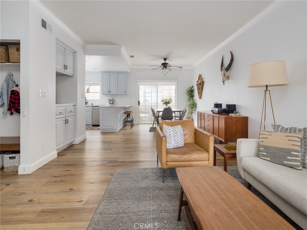400 Richmond Street Unit: 2