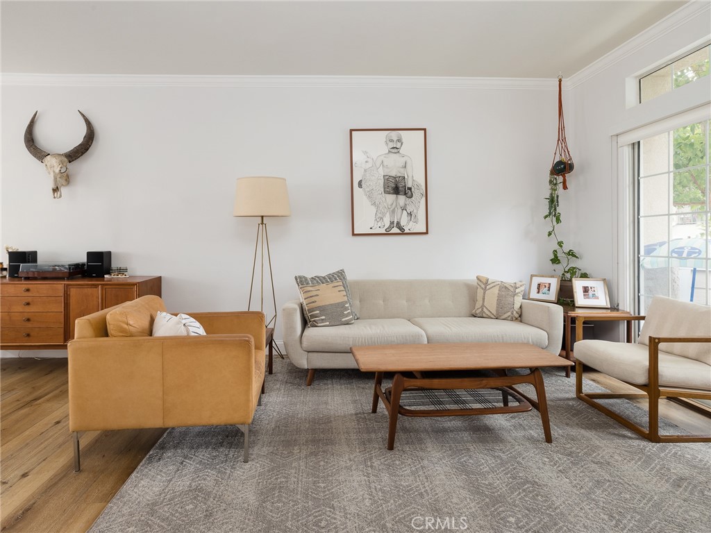 400 Richmond Street Unit: 2