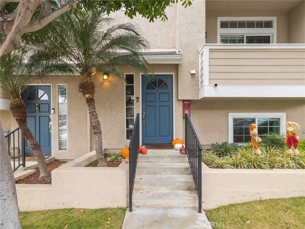 400 Richmond Street Unit: 2