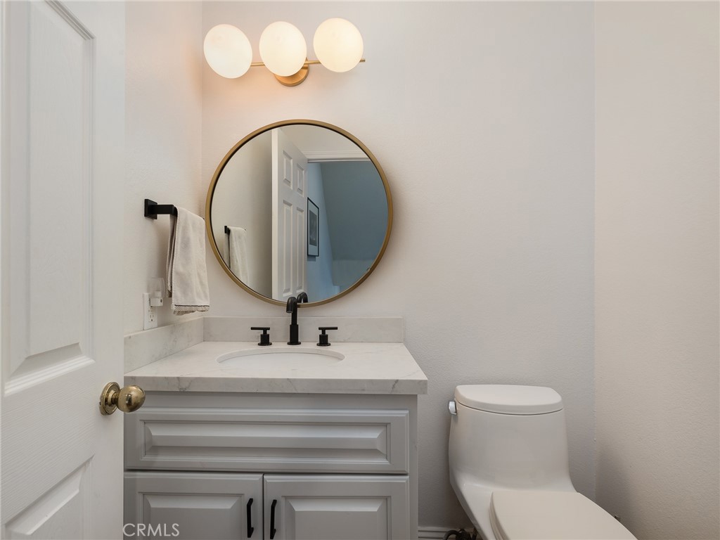 400 Richmond Street Unit: 2