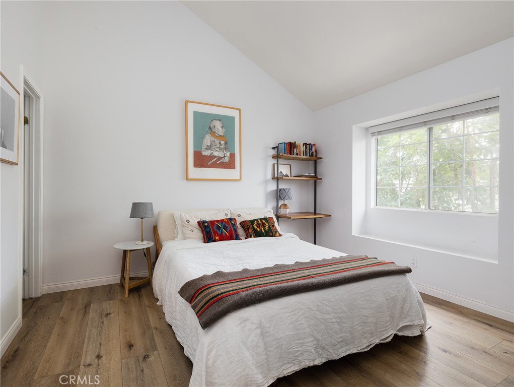 400 Richmond Street Unit: 2