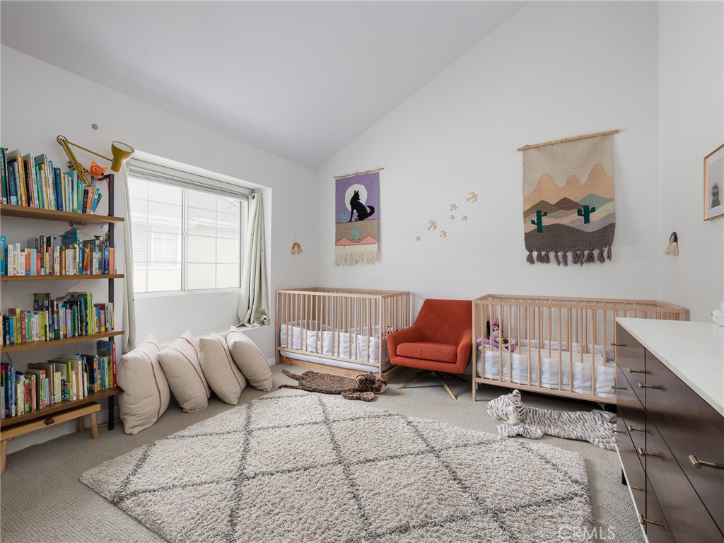 400 Richmond Street Unit: 2