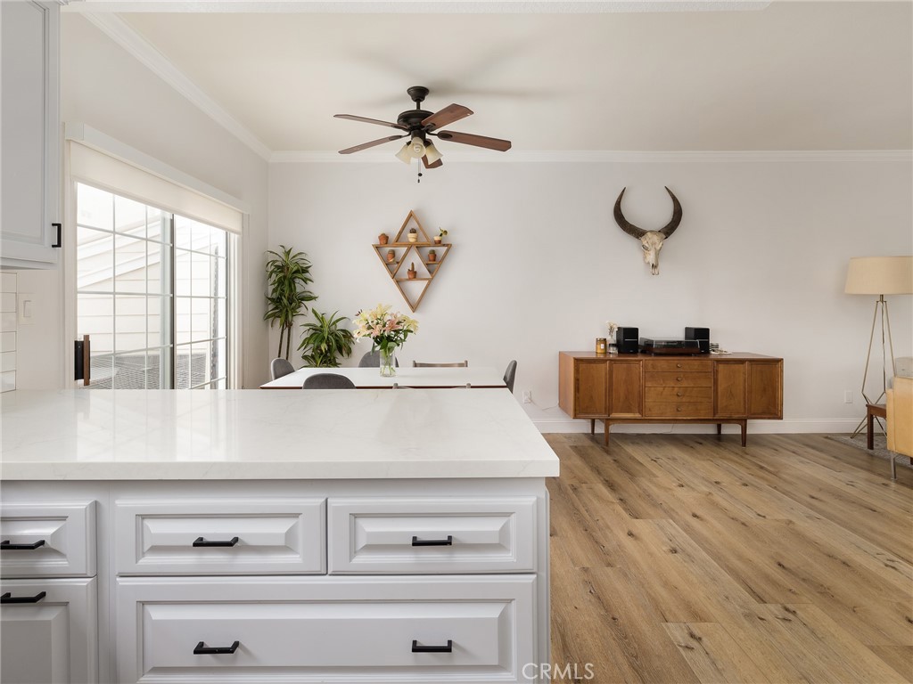 400 Richmond Street Unit: 2