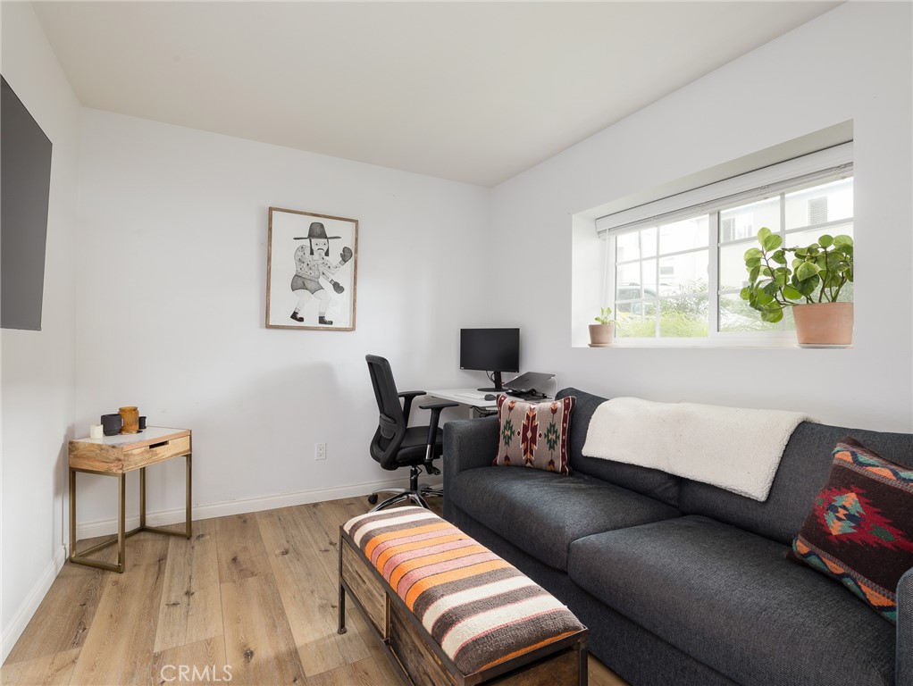 400 Richmond Street Unit: 2