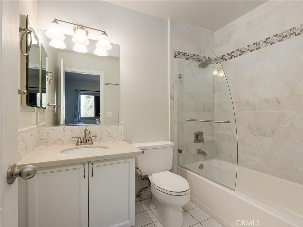 530 Sierra Place Unit: 5