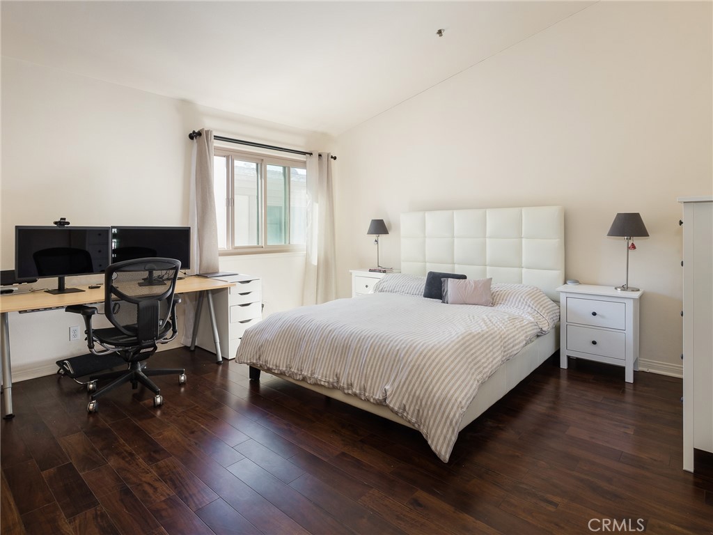 530 Sierra Place Unit: 5