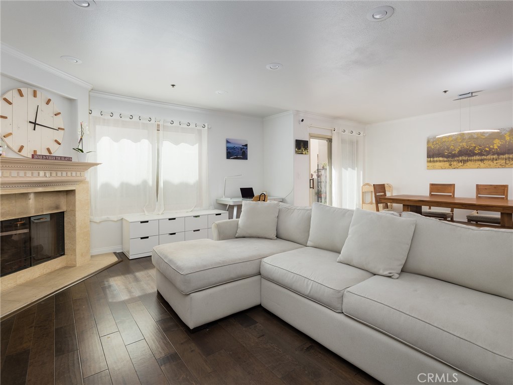 530 Sierra Place Unit: 5