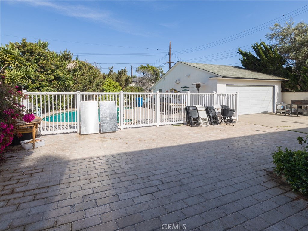 246 N Hillcrest Boulevard