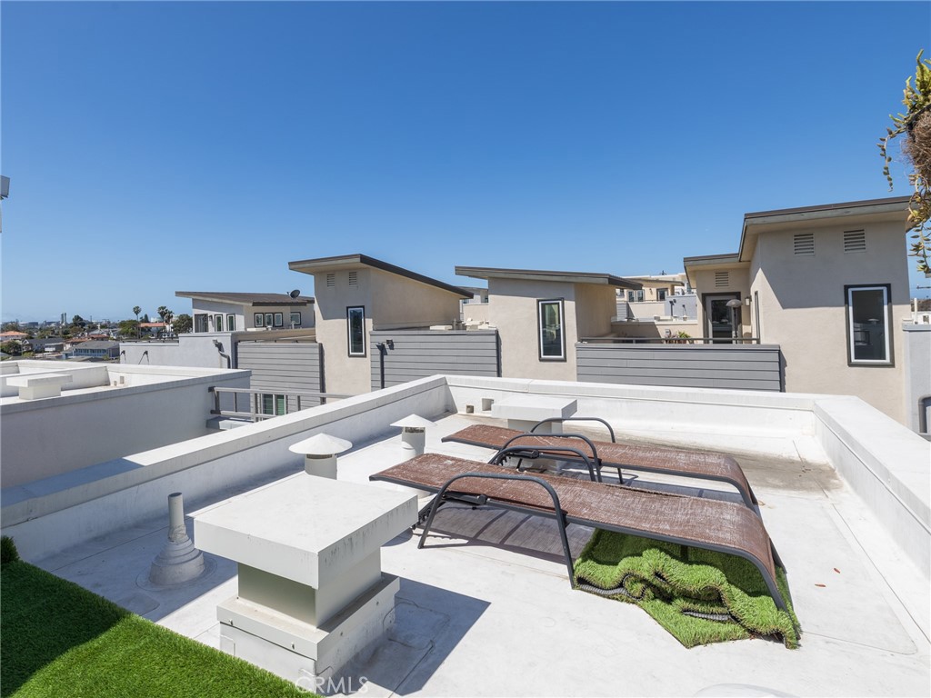 572 E Imperial Avenue