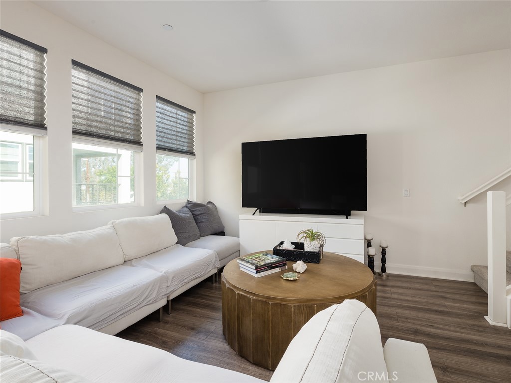 572 E Imperial Avenue