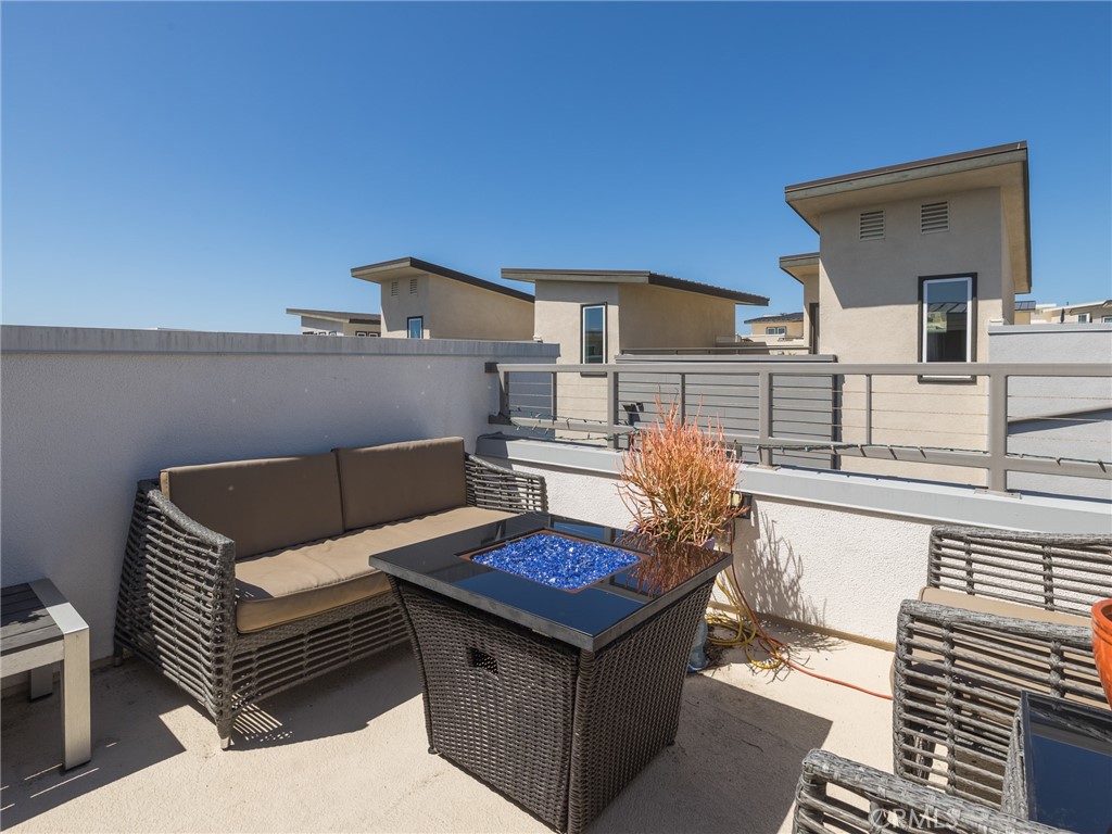 572 E Imperial Avenue