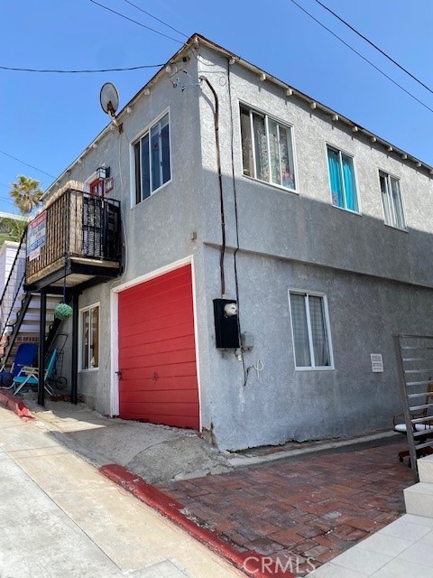 214 El Porto Street