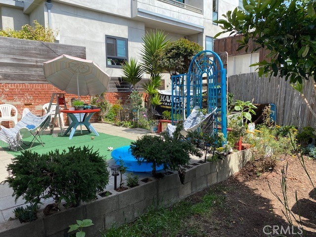 214 El Porto Street