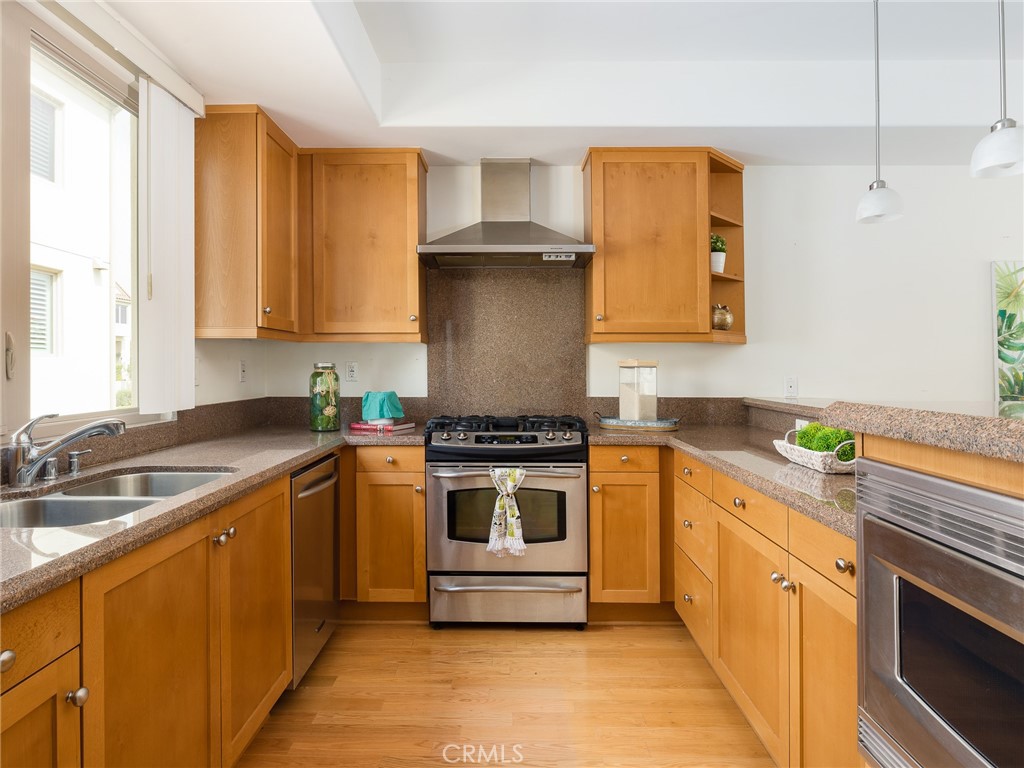 301 kansas Street Unit: C