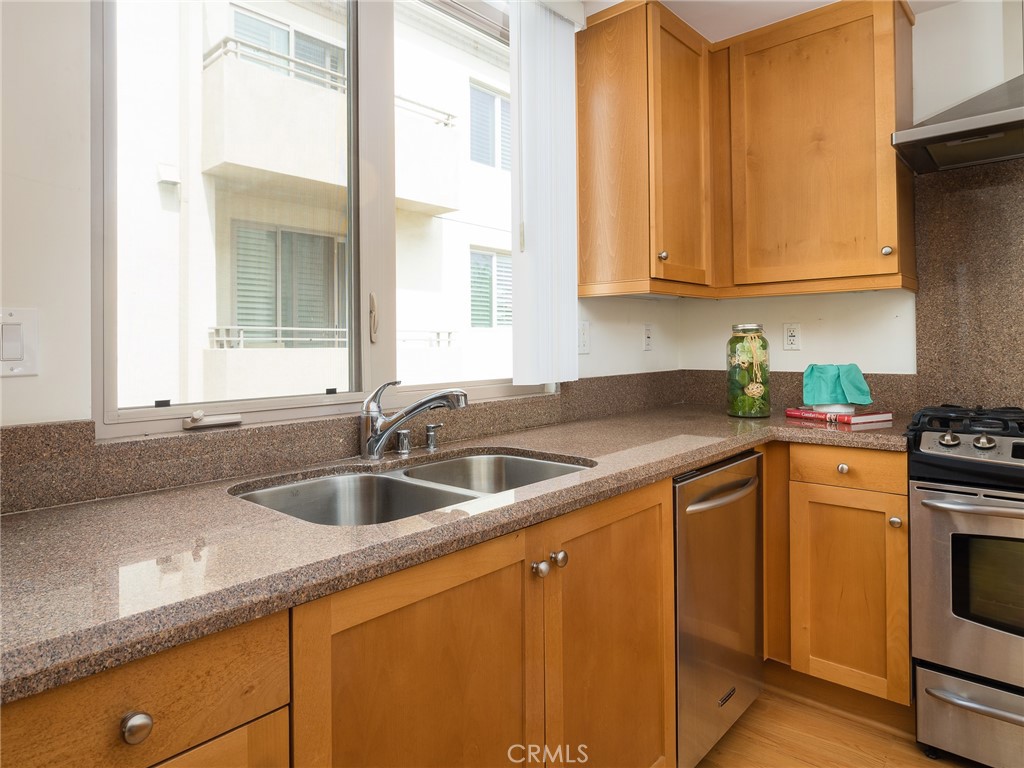 301 kansas Street Unit: C