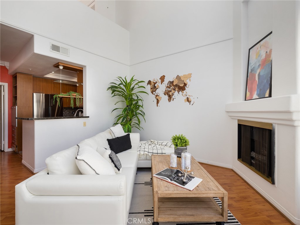 7120 LA TIJERA Boulevard Unit: D201