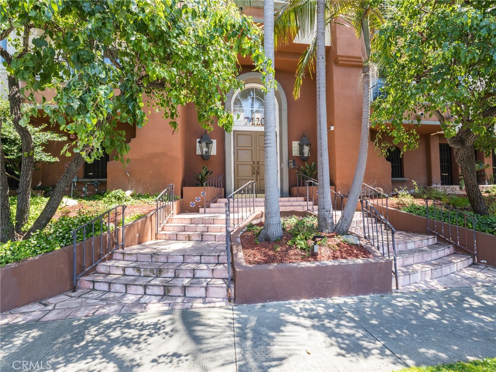 7120 LA TIJERA Boulevard Unit: D201