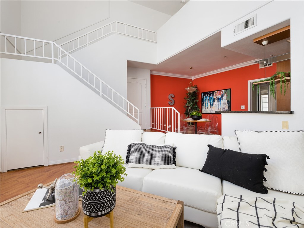 7120 LA TIJERA Boulevard Unit: D201
