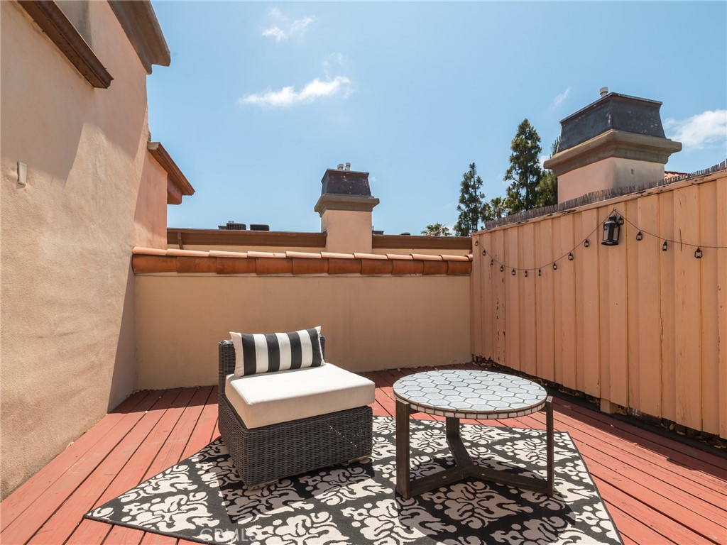 7120 LA TIJERA Boulevard Unit: D201