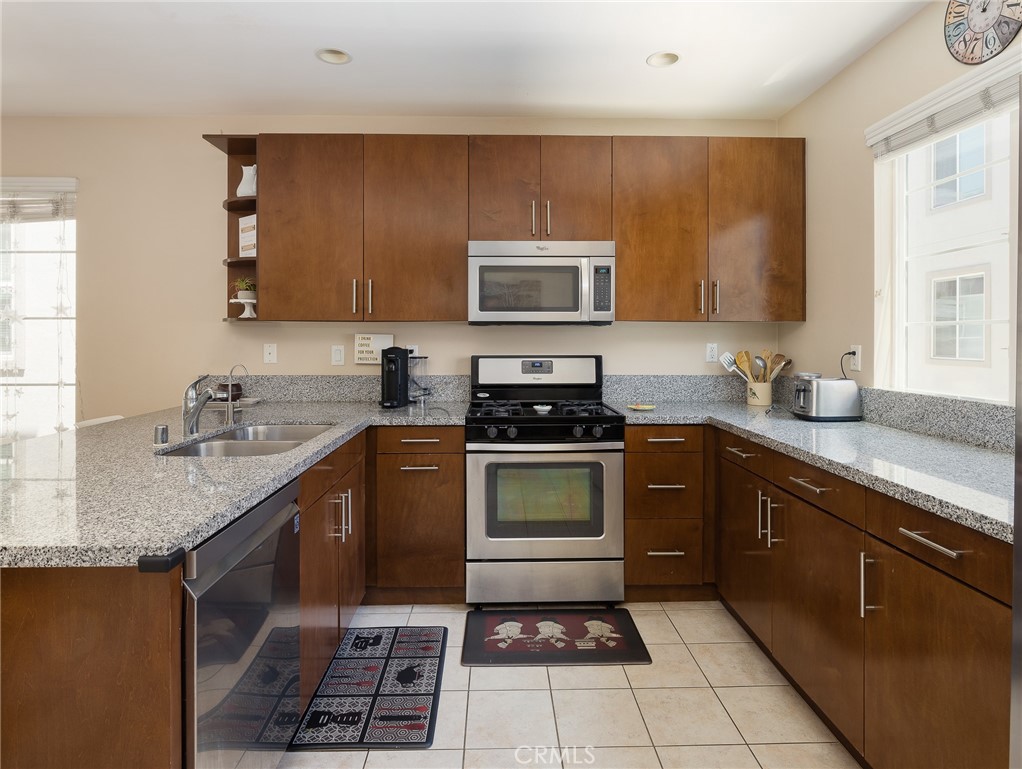 1700 E Mariposa Avenue Unit: 3
