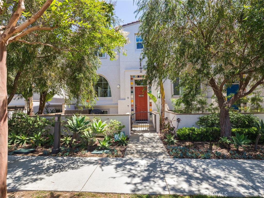 1700 E Mariposa Avenue Unit: 3