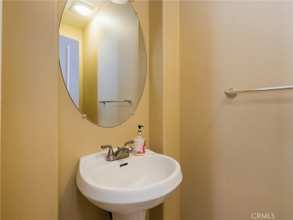 1700 E Mariposa Avenue Unit: 3