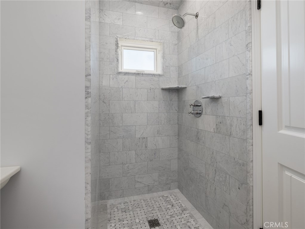 639 W Oak Avenue