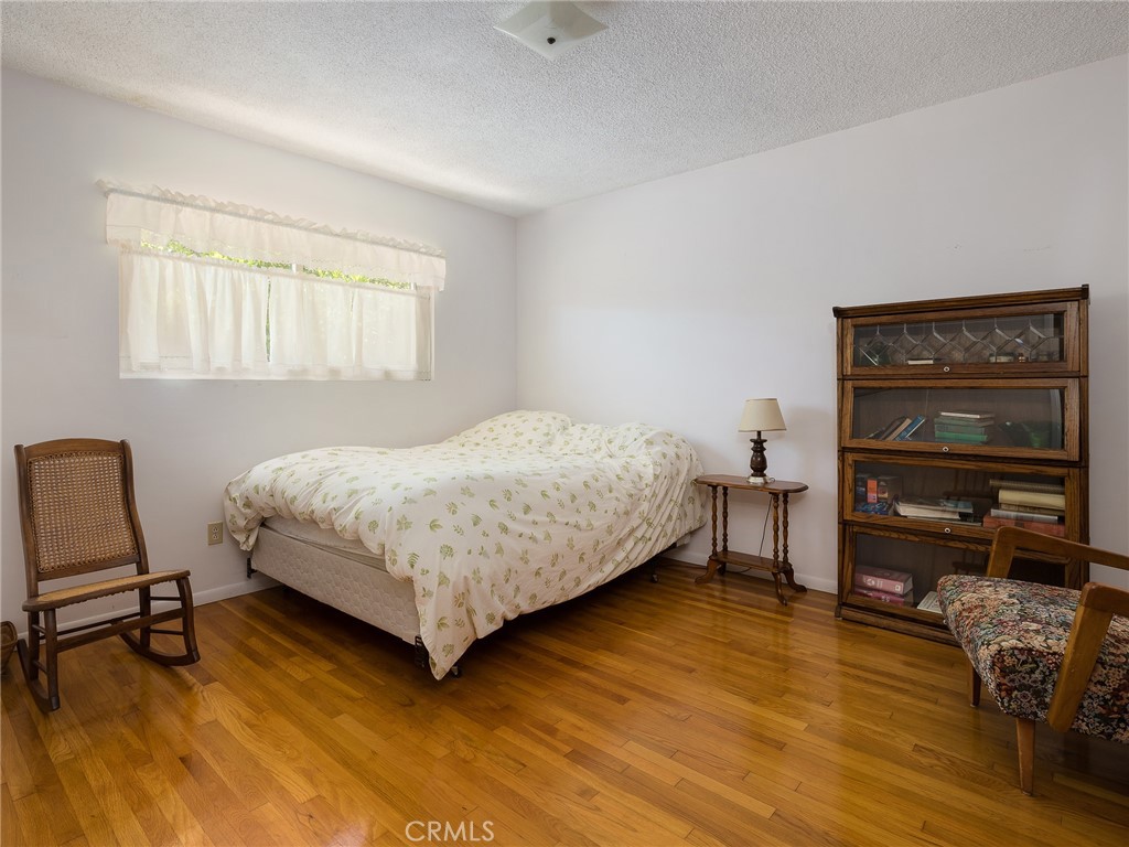 528 W Sycamore Avenue