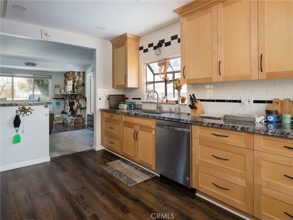 423 W Maple Avenue