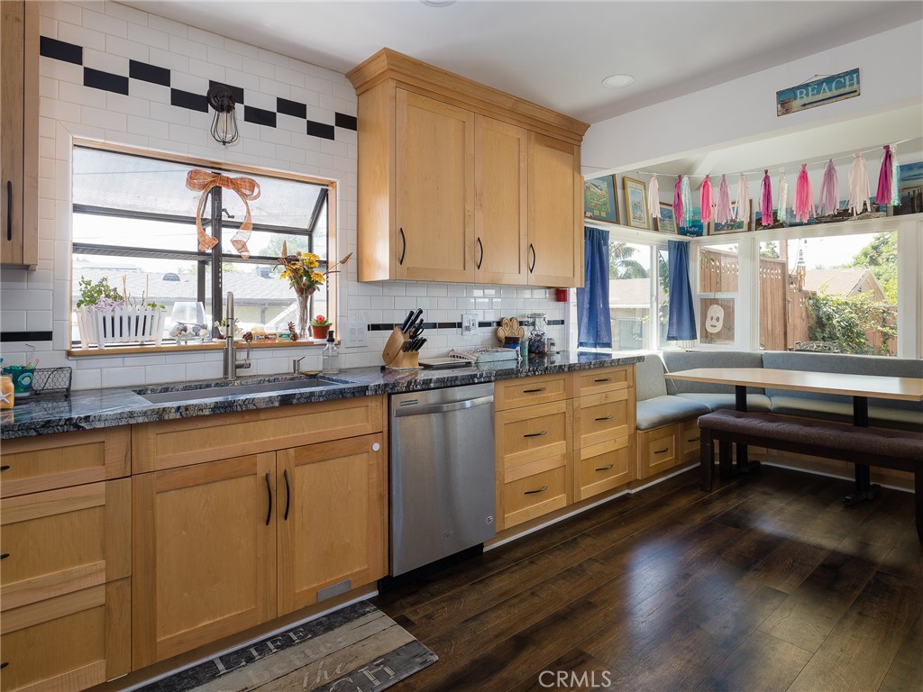 423 W Maple Avenue