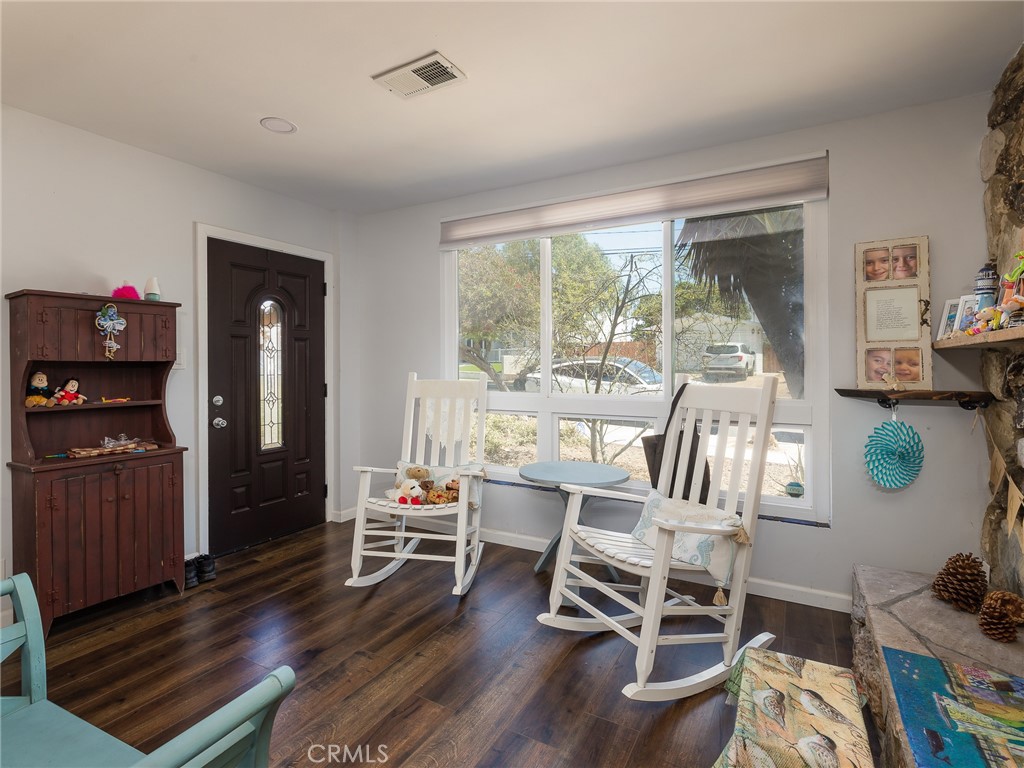 423 W Maple Avenue