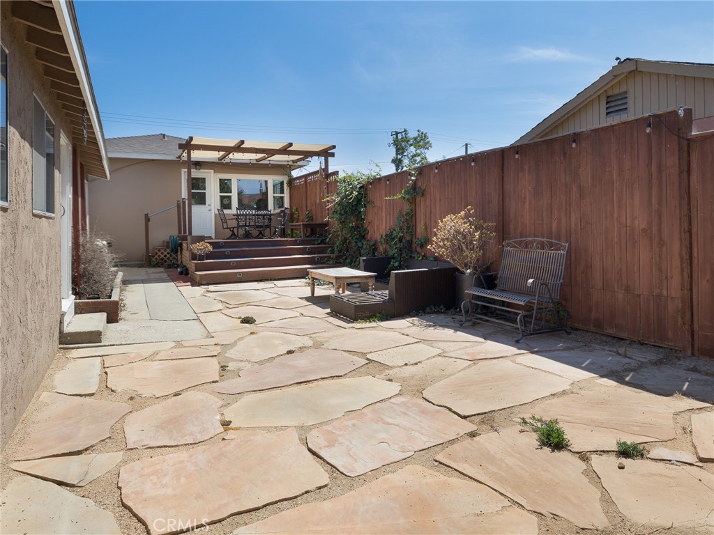 423 W Maple Avenue
