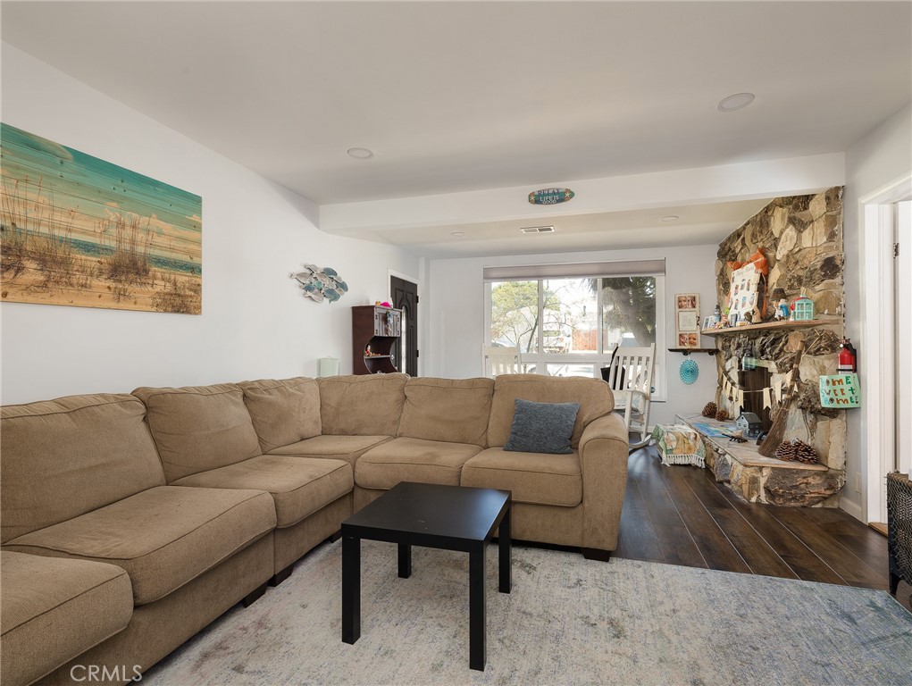 423 W Maple Avenue