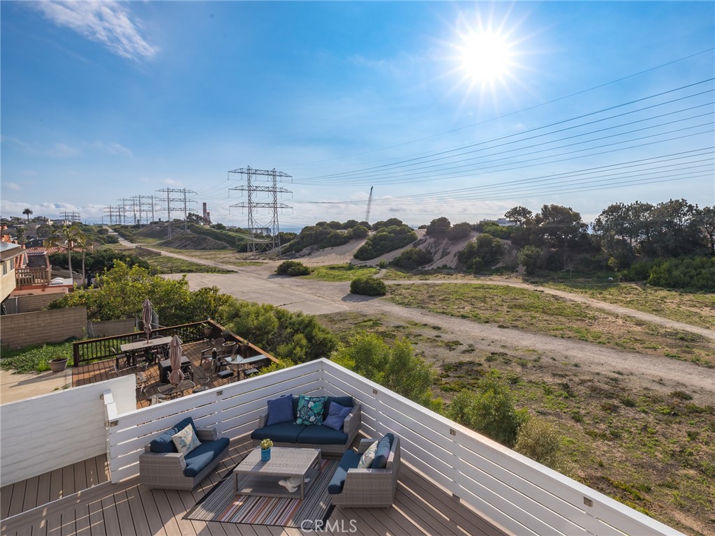 905 Dune Street