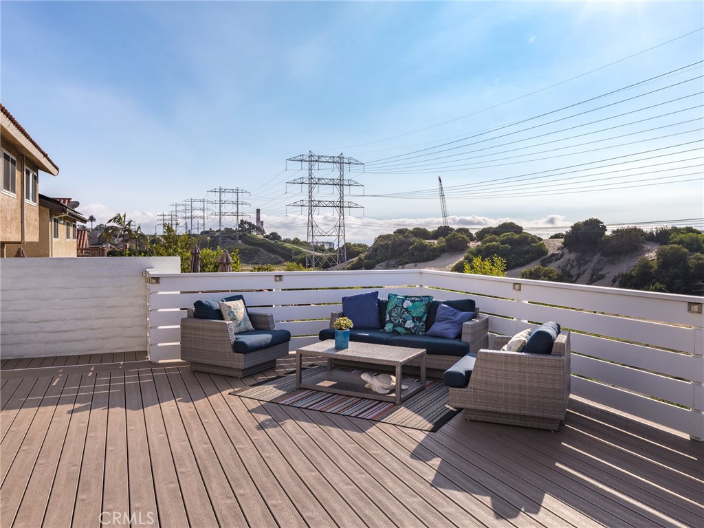 905 Dune Street