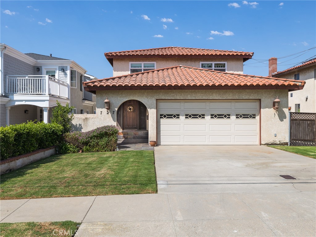 727 W Mariposa Avenue